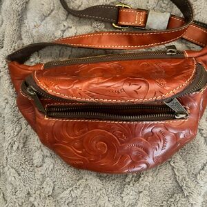 Patrica Nash brown leather tooled fanny pack! Like new